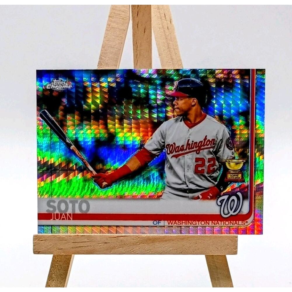 2019 Topps Chrome - Juan Soto #155 Prism Refractor Rookie Cup - Picture 2 of 7